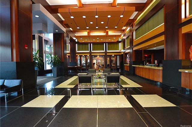 2nd image of 411 S Old Woodward Ave #900-1