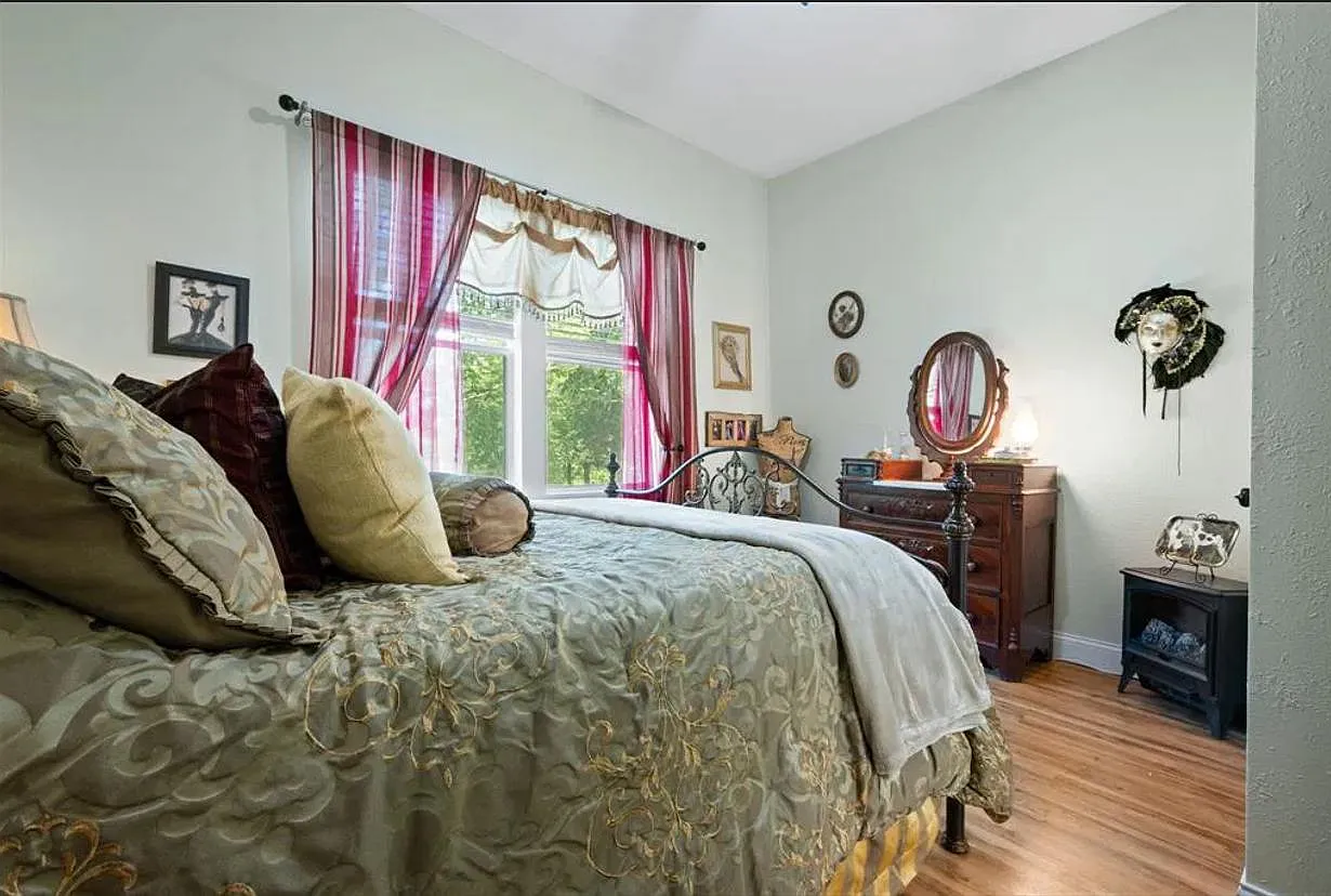 2 bed, 2.5 bath, 1400 sqft, $910 — Photo 1