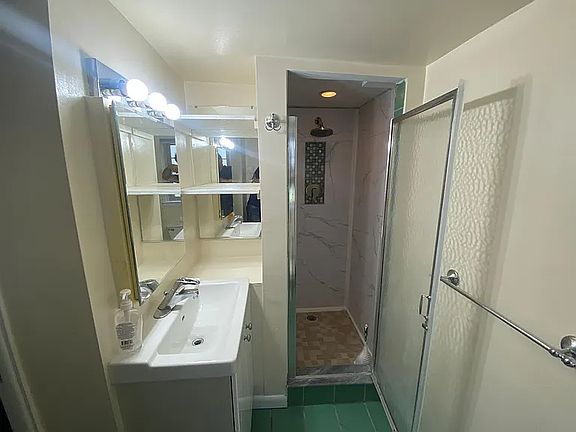 4th image of 794 S Front St #2