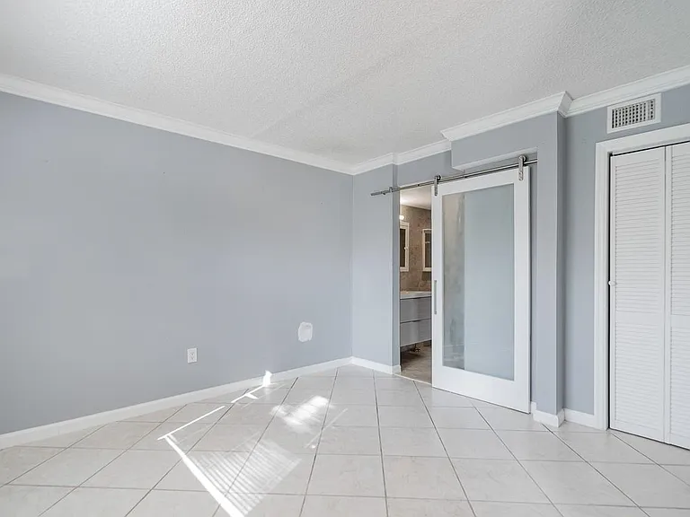 6020 Shakerwood Cir #106 — Photo 10