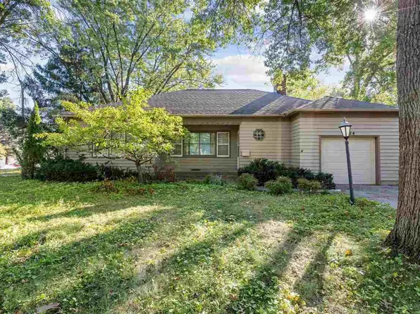 404 Oakland Ave, Iowa City, IA 52240