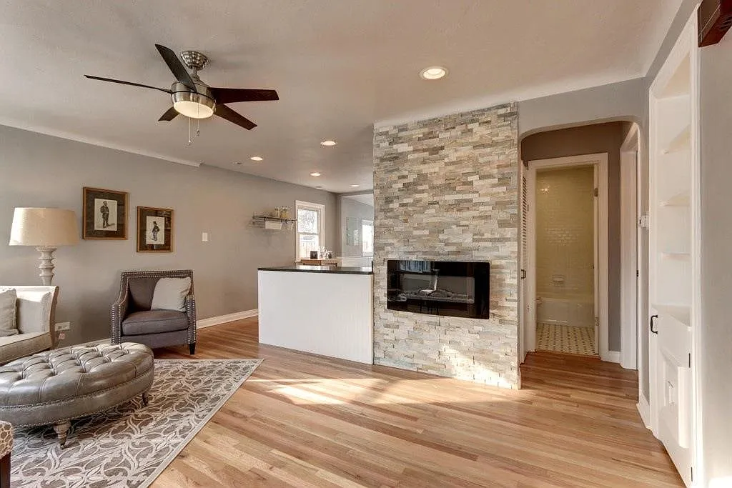 2 bed, 1112 sqft, $2,645 — Photo 1