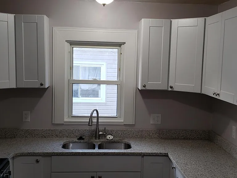 279 Madison Ave — Photo 6