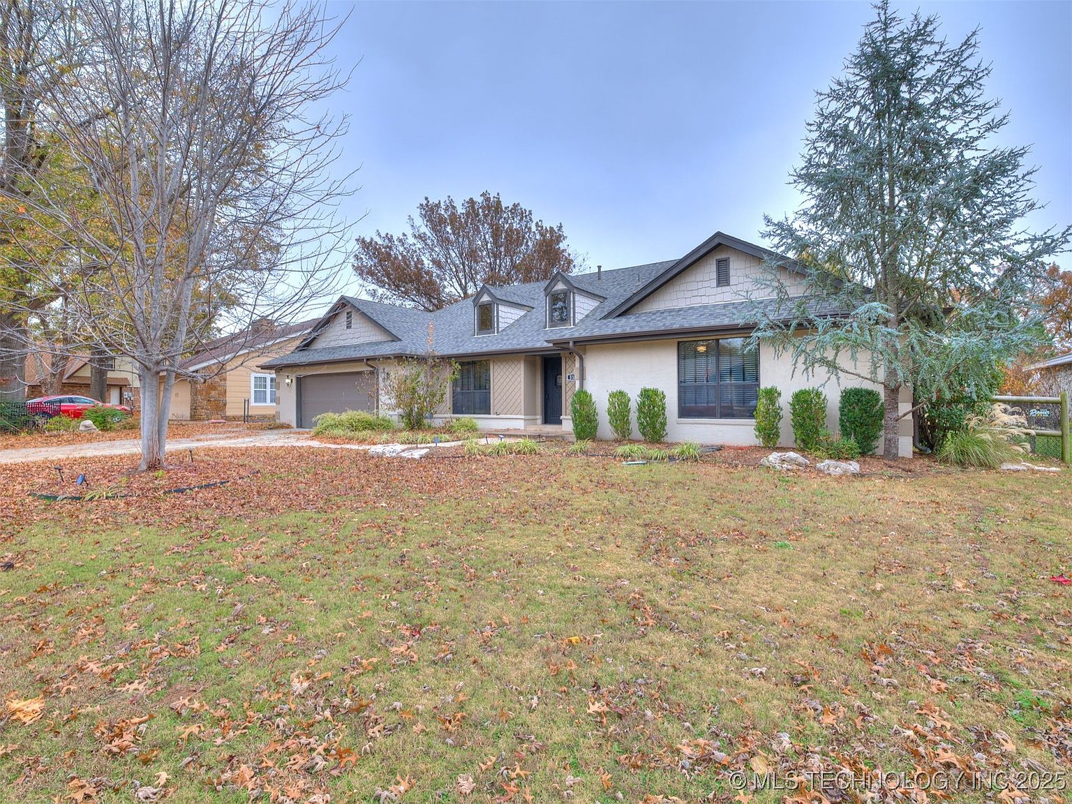 517 Meadowood Dr