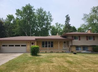 386 Nesbit Ln, Rochester Hills, MI 48309