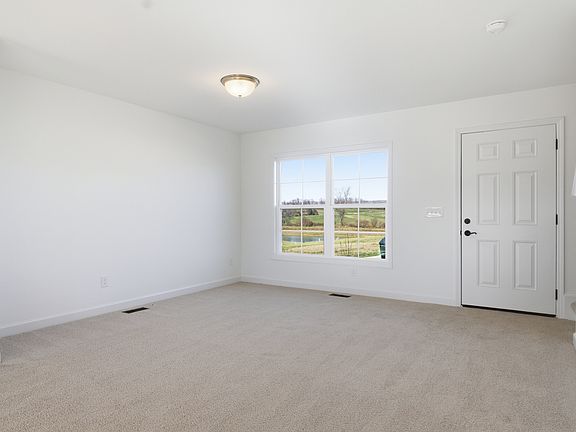 5th image of 4055 Emilia Way