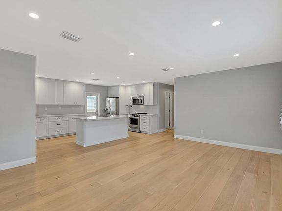 4th image of 3421 Frow Ave