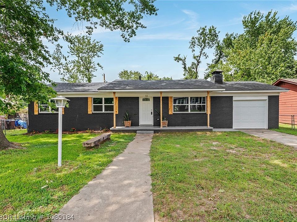 1st image of 12 Candlestick Ln