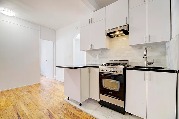 Rented by REAL New York | media 25