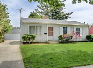 27 Ridge Ln, Geneva, IL 60134