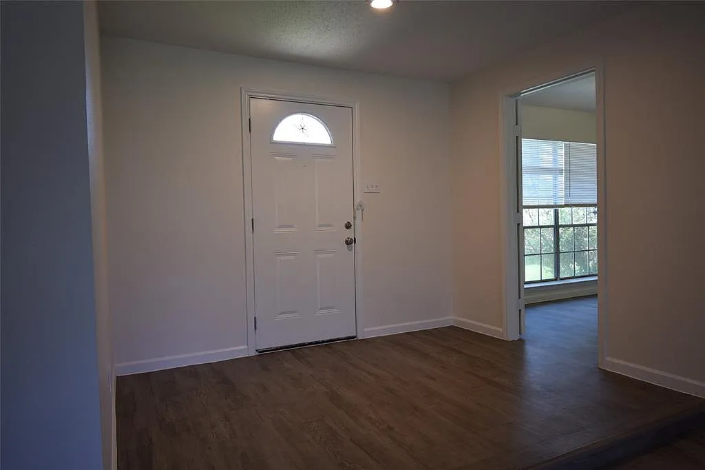 3 bed, 2.0 bath, $1,700 — Photo 4