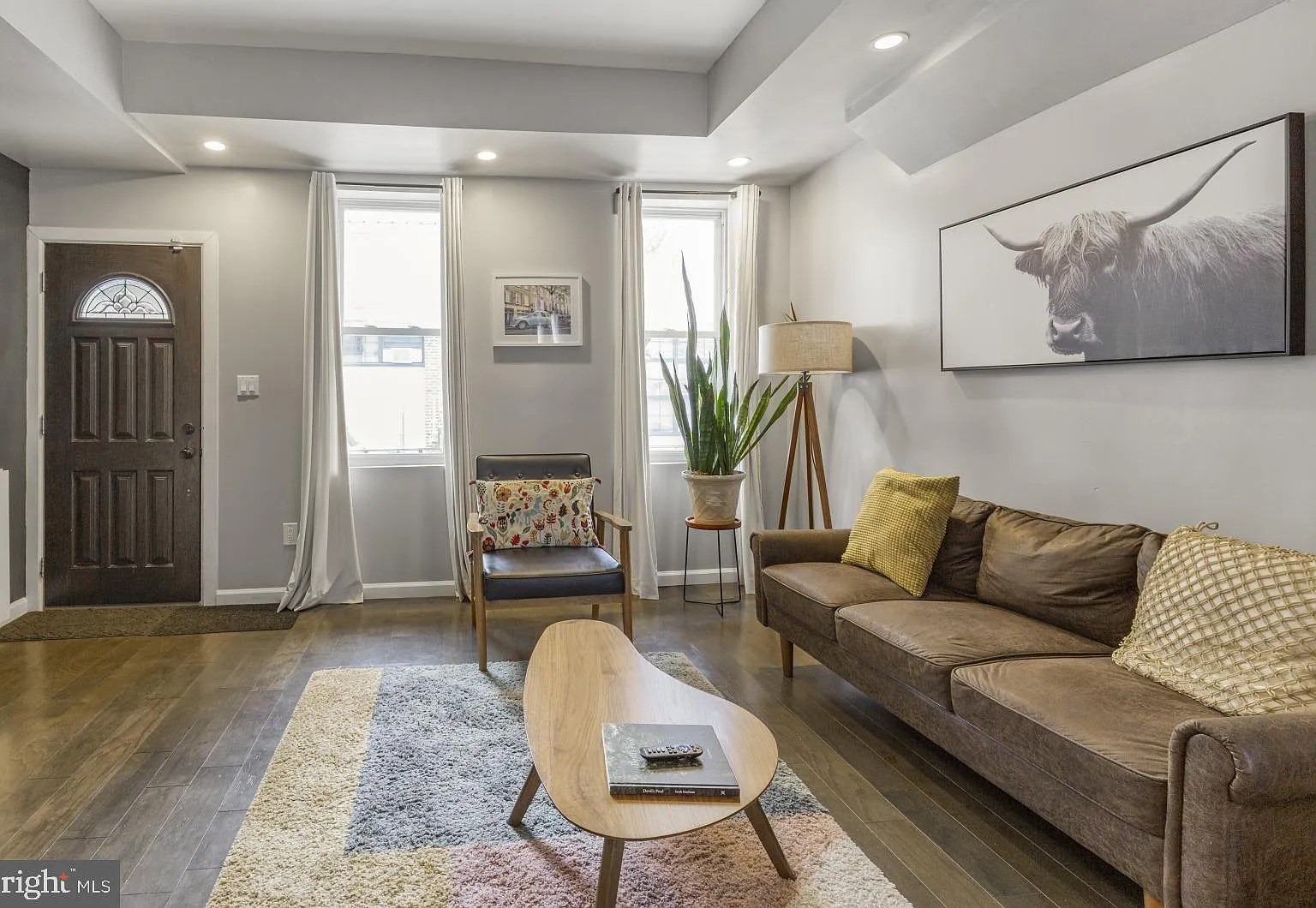3 bed, 1.5 bath, 1200 sqft, $2,895 — Photo 3