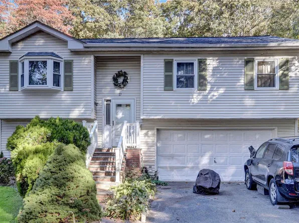 17 Park Lane, Middle Island, NY 11953
