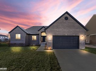 34473 Linda Ln, Sterling Heights, MI 48312