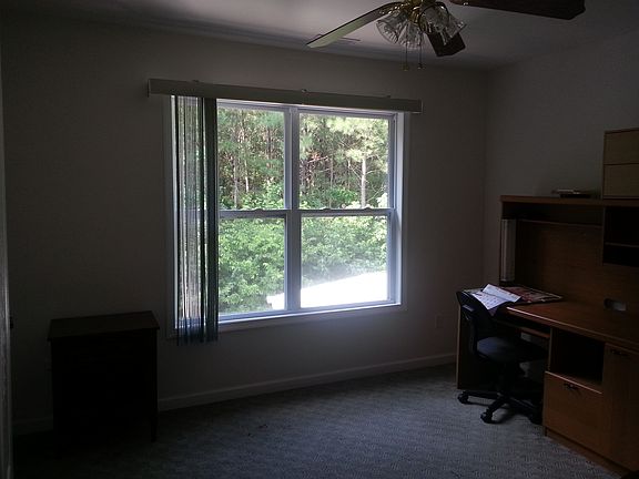 5th image of 90 Michaels Woods Dr