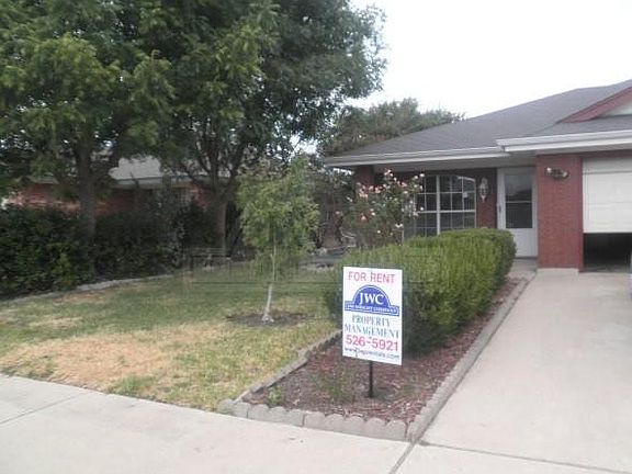3rd image of 4509 Bowles Dr