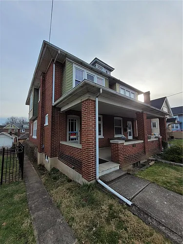 73 W Greenwich St Photo 1