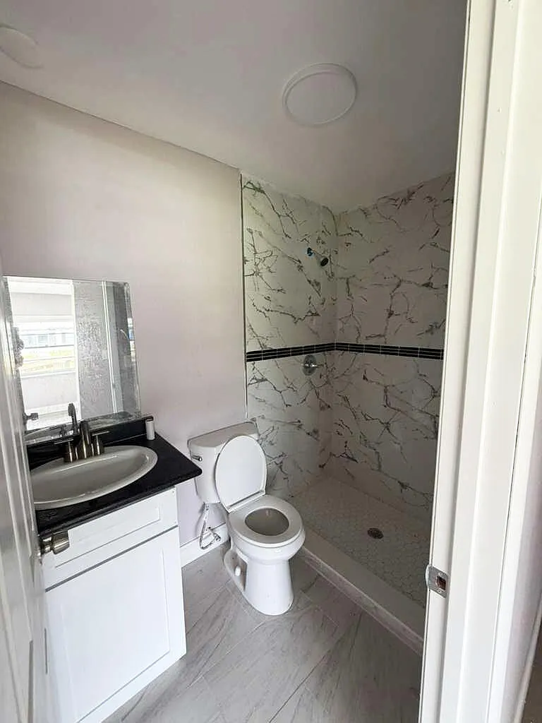 2 bed, 1.0 bath, 450 sqft, $1,650 — Photo 4