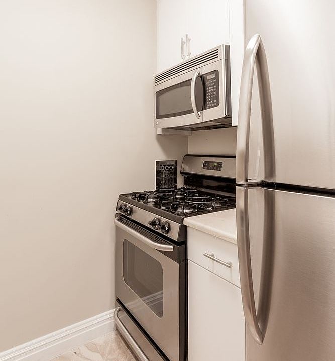 1st image of 30 W 63rd St APT 3B