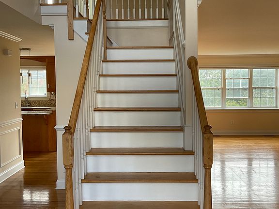 4th image of 17 General Wooster Road
