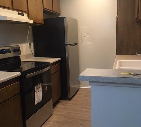 2nd image of 23515 Lyons Ave Unit 166