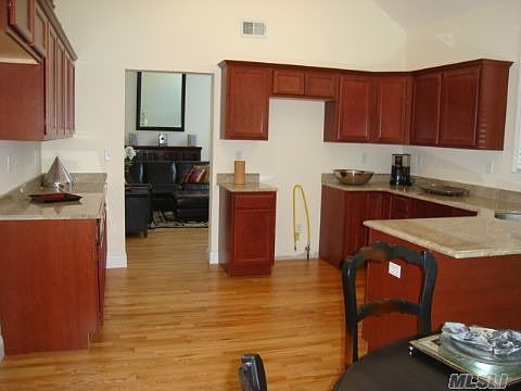 5th image of 15 Joshua Ct