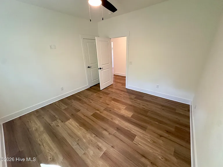 213 Myrtle Ave — Photo 17