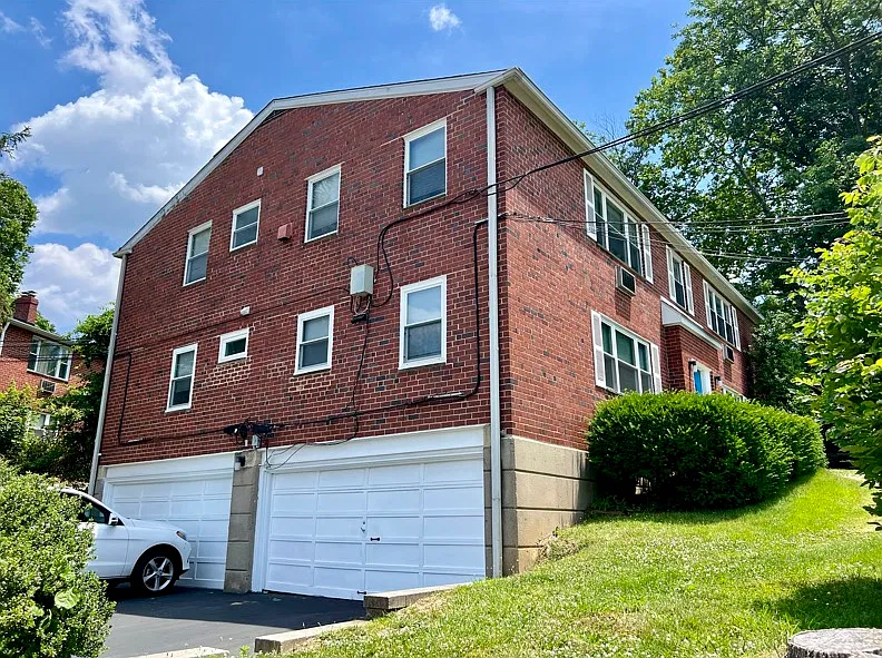 2 bed, 900 sqft, $1,850 — Photo 2