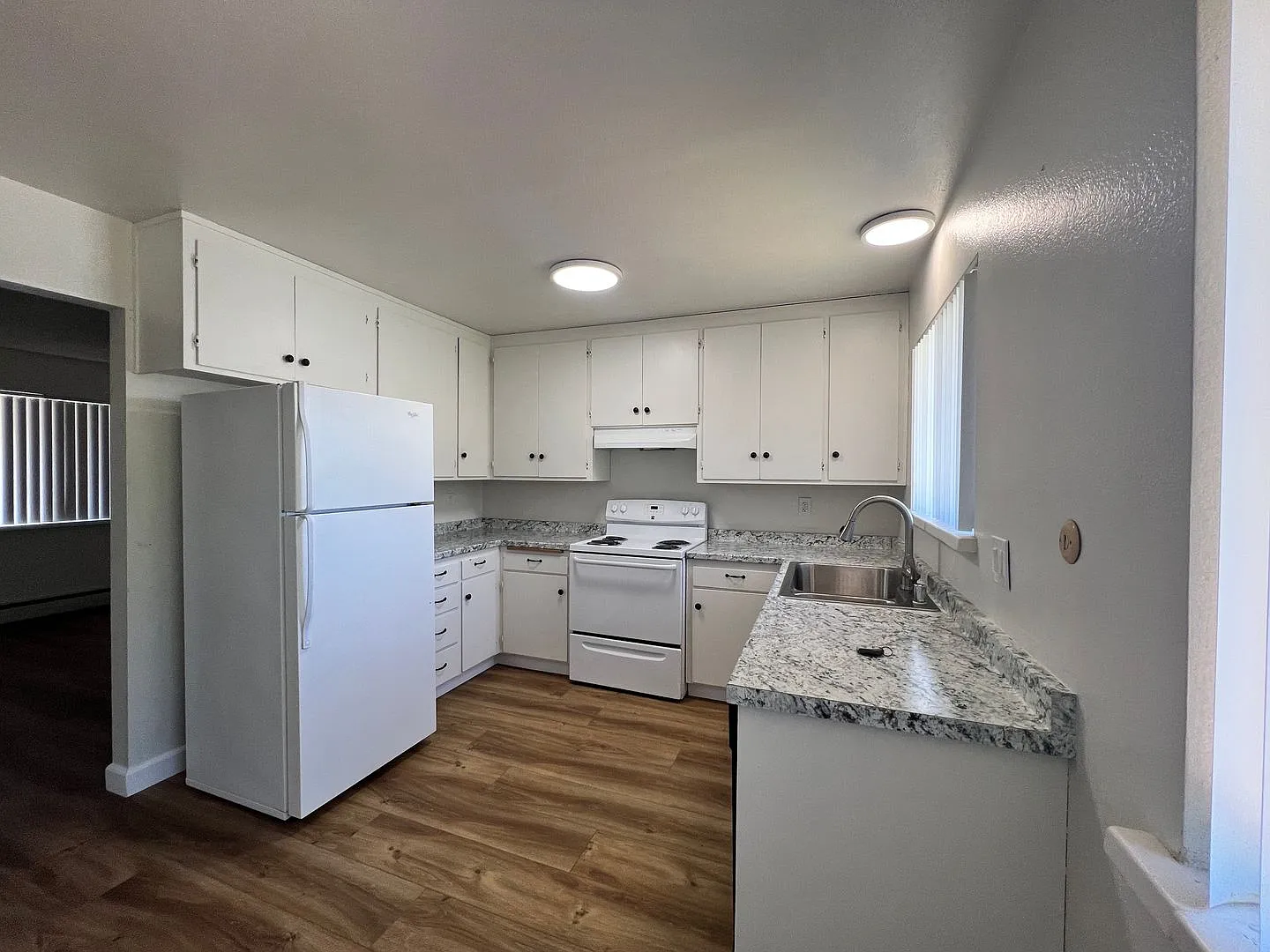 1095 Crinella Court — Photo 4
