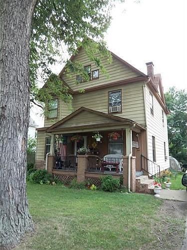 1st image of 69 W Wood St