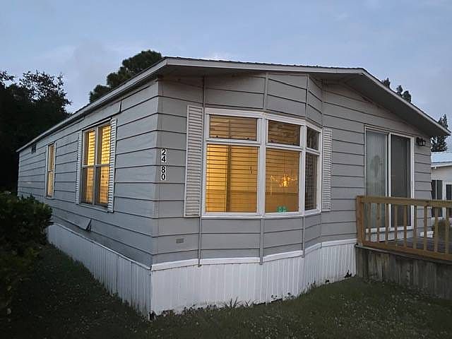 1st image of 2480 Parklane Dr