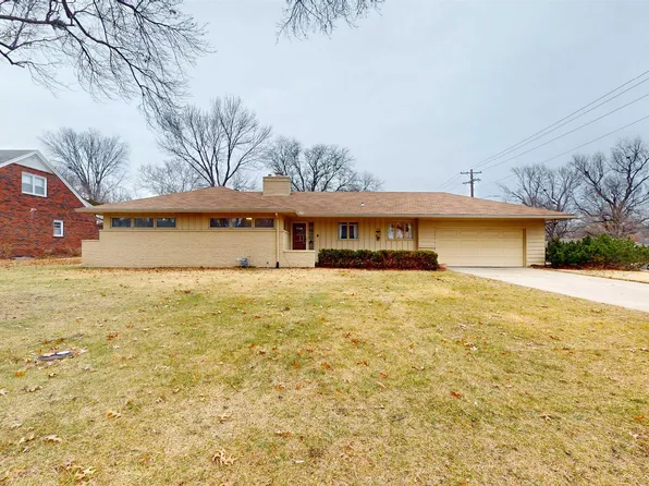 3900 SW Holly Ln, Topeka, KS 66604