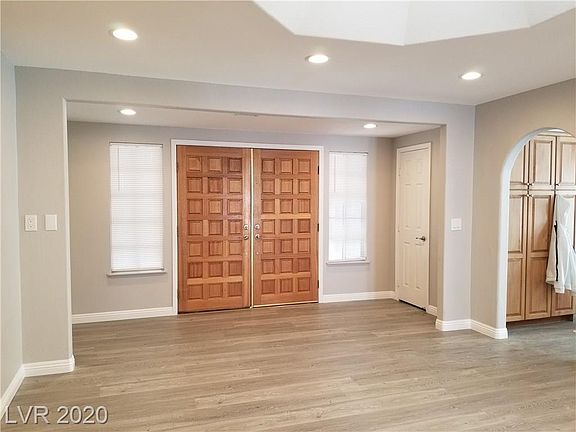 5th image of 3462 Shamrock Ave
