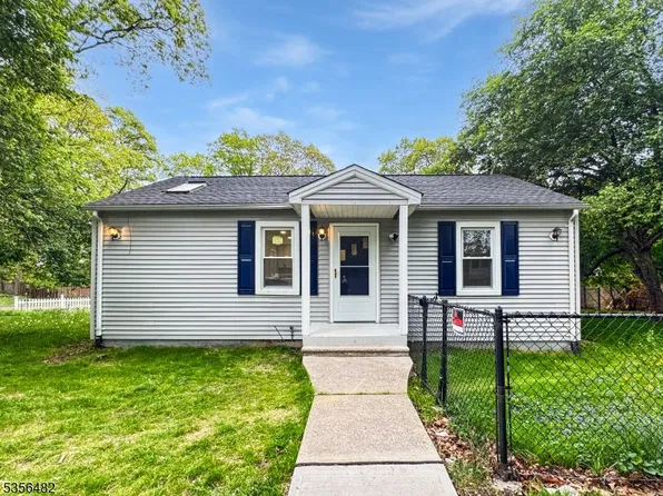 100 Unger Ave, Hopatcong Boro, NJ 07874