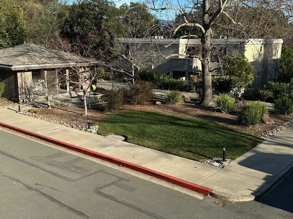 1732 Oakmont Dr APT 8, Walnut Creek, CA 94595