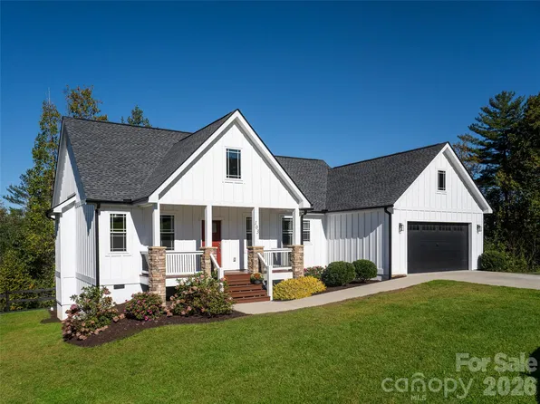 103 Hayes Ridge Ln, Mills River, NC 28759