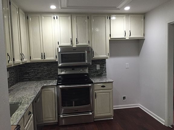 2nd image of 132 Woodberry Ct