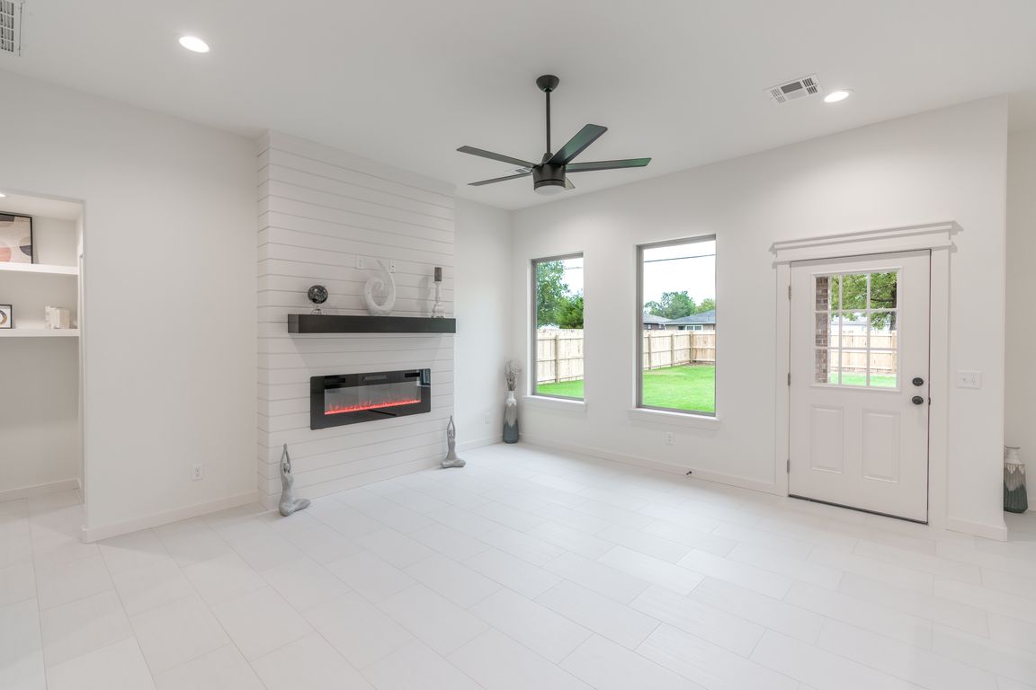 next background image