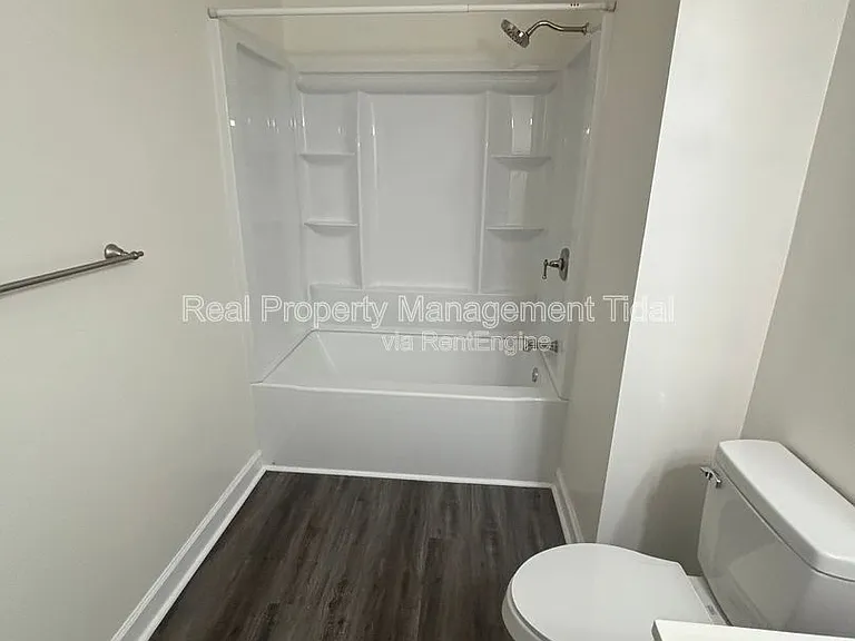 610 Guy Ln — Photo 16