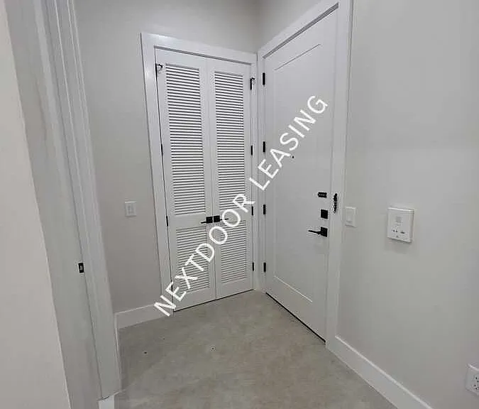 40 Lembeck Ave #101M — Photo 9