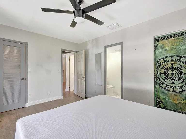 2400 NE 33rd Ave #211 — Photo 19