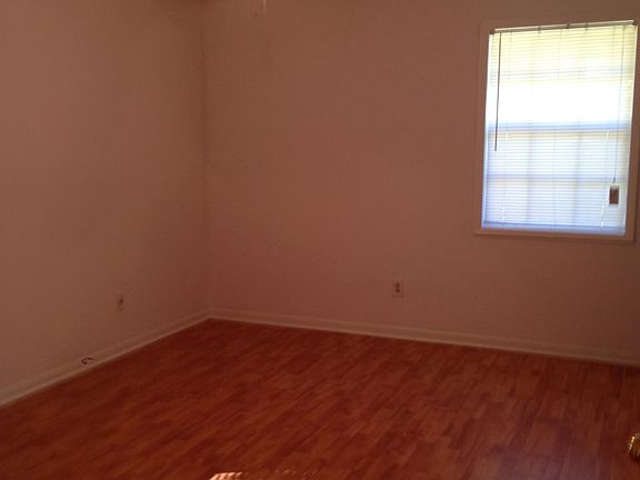 3rd image of 293 E Wynngate Dr