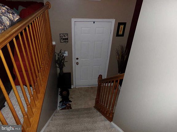 3rd image of 10700 Willow Ct