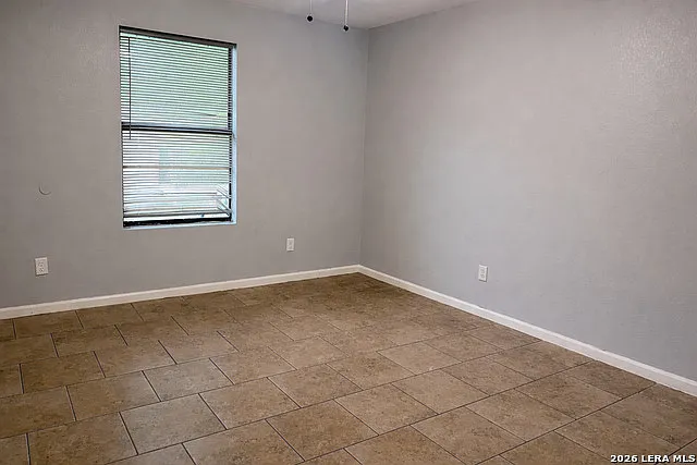 11110 Baywood St — Photo 5
