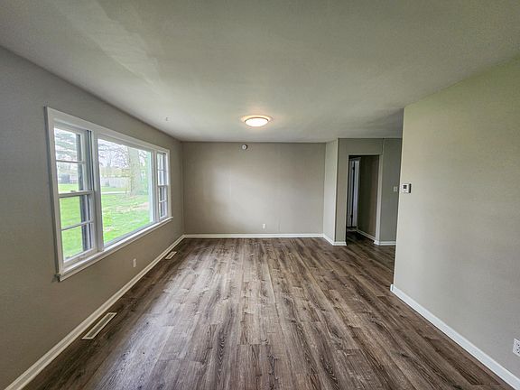 2nd image of 5377 Cleveland Ln