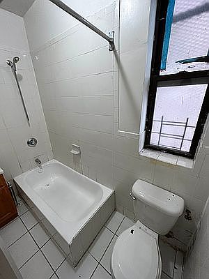 5th image of 2760 Barnes Ave #E1