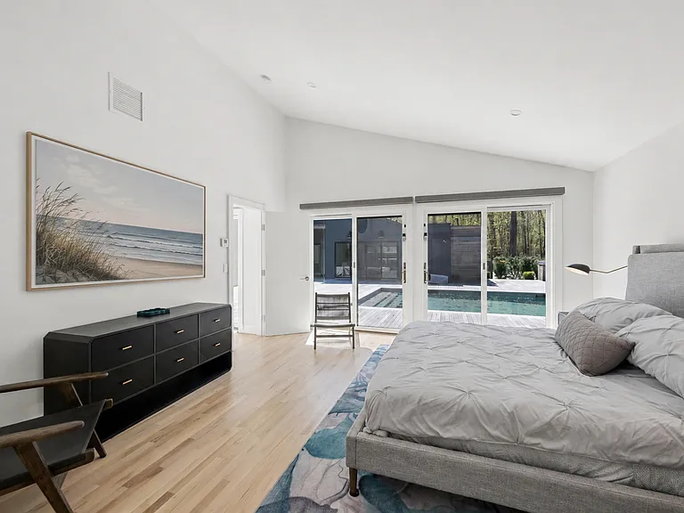 2406 Noyac Rd — Photo 15