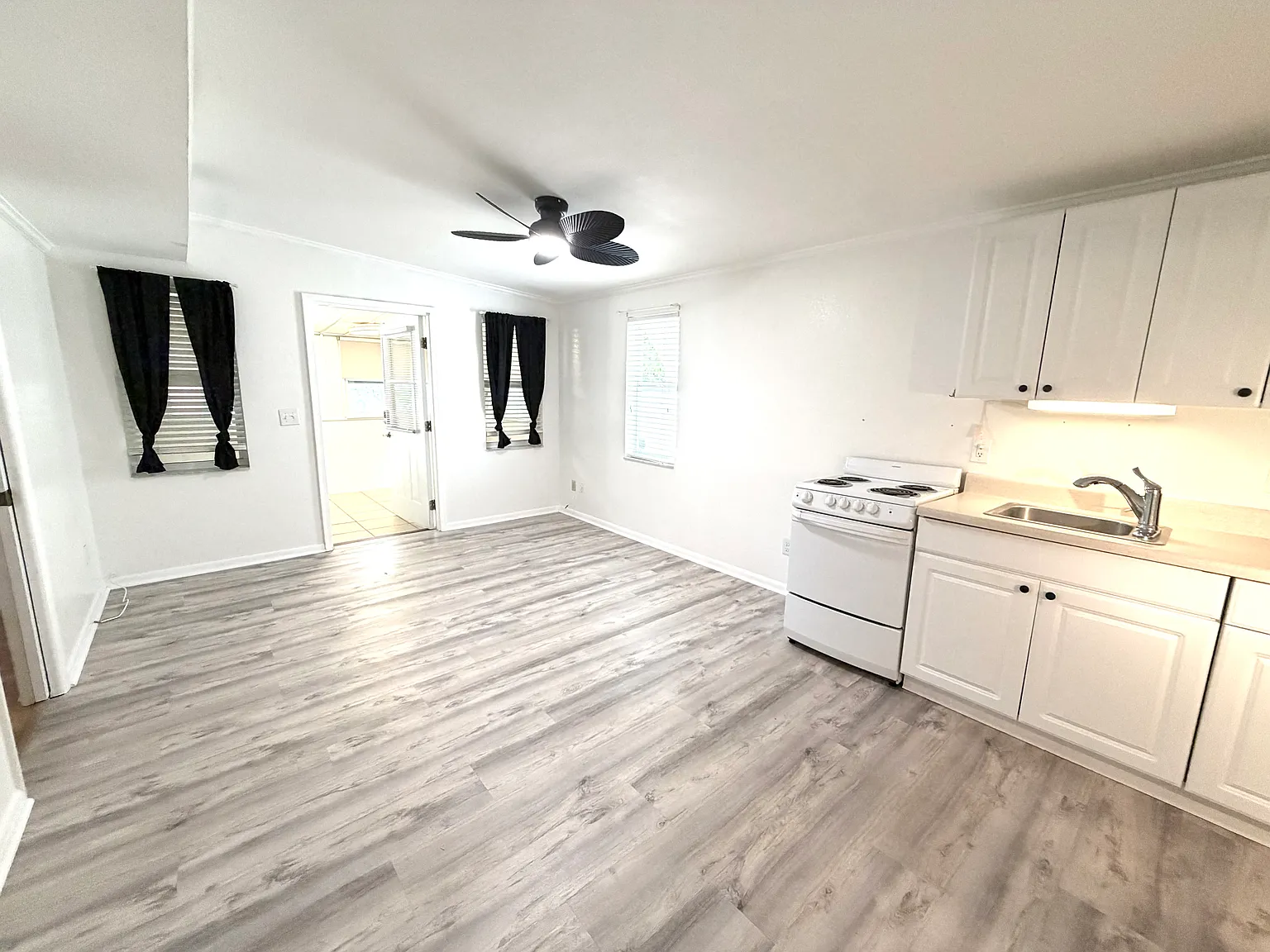 Two bedroom home for rent in North St Petersburg — Photo 2