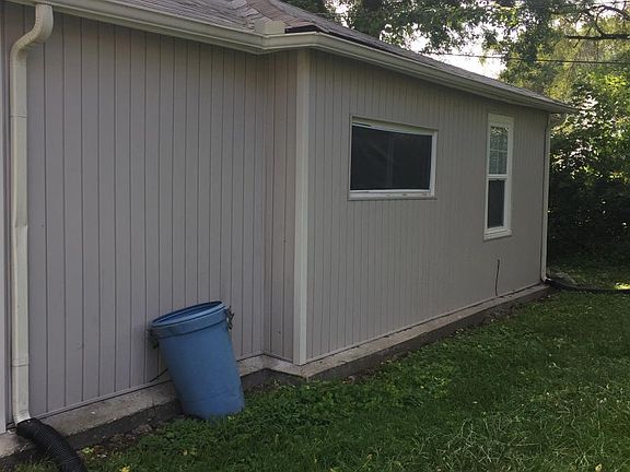 2nd image of 2920 Hickam Dr
