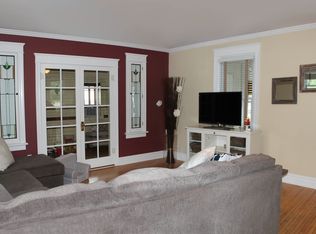 151 S Oriole Trl, Crystal Lake, IL 60014
